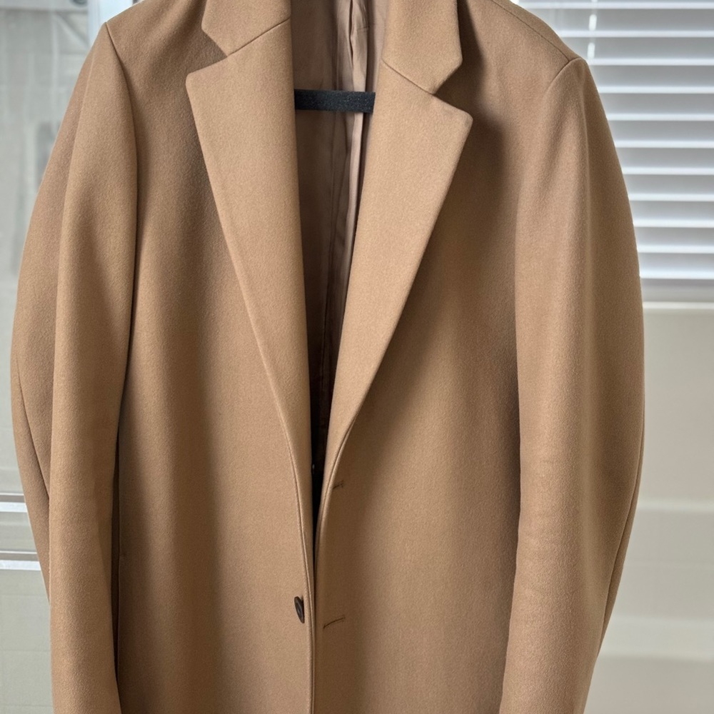 Vince 
Wool/Cashmere Men’s Coat
Size: Medium Trench Pea Coat